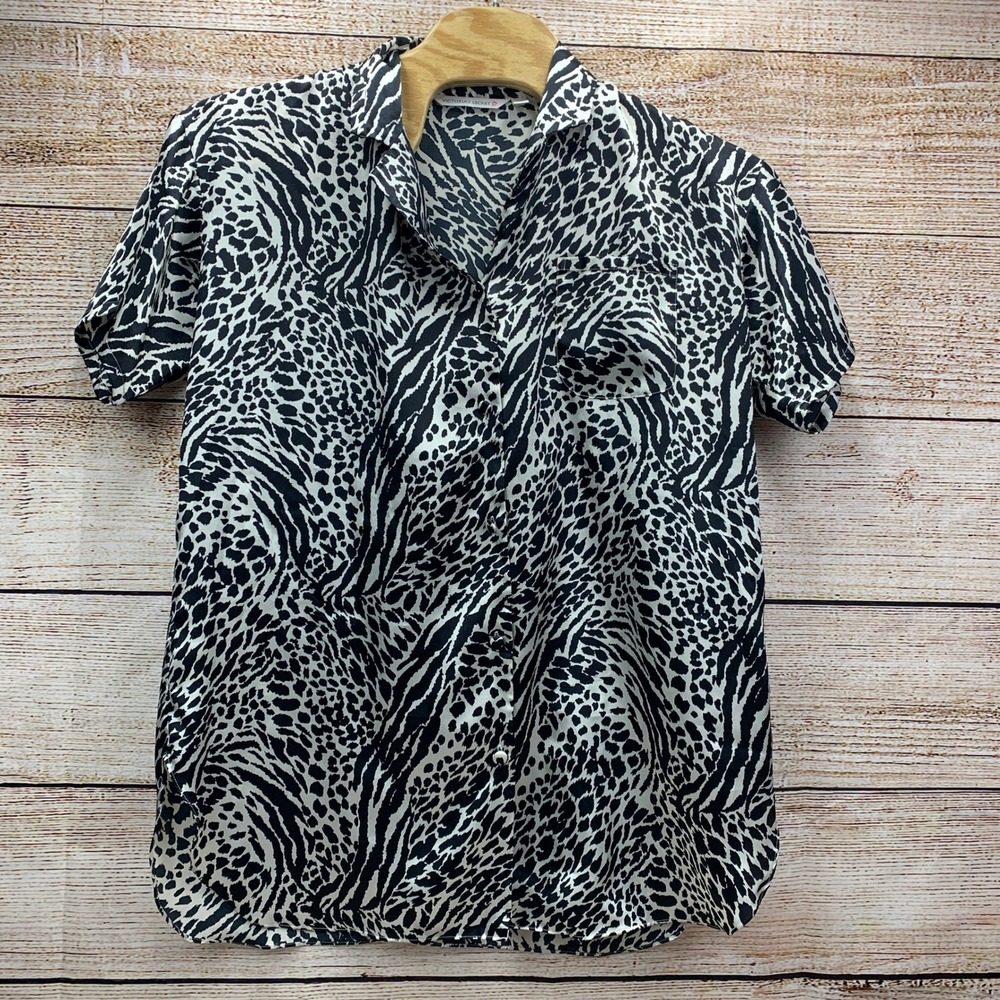 Victorias Secret Animal Print Button Down Short Sleeve Top Blouse‎ [Size Large]